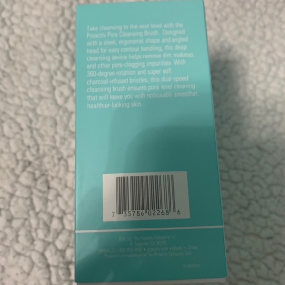 Proactiv Charcoal Pore Cleansing Face Brush - Picture 3 of 4